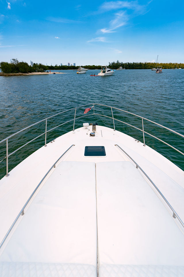 65FT Flybridge Sea Ray Yacht – “Distraction II” — photo