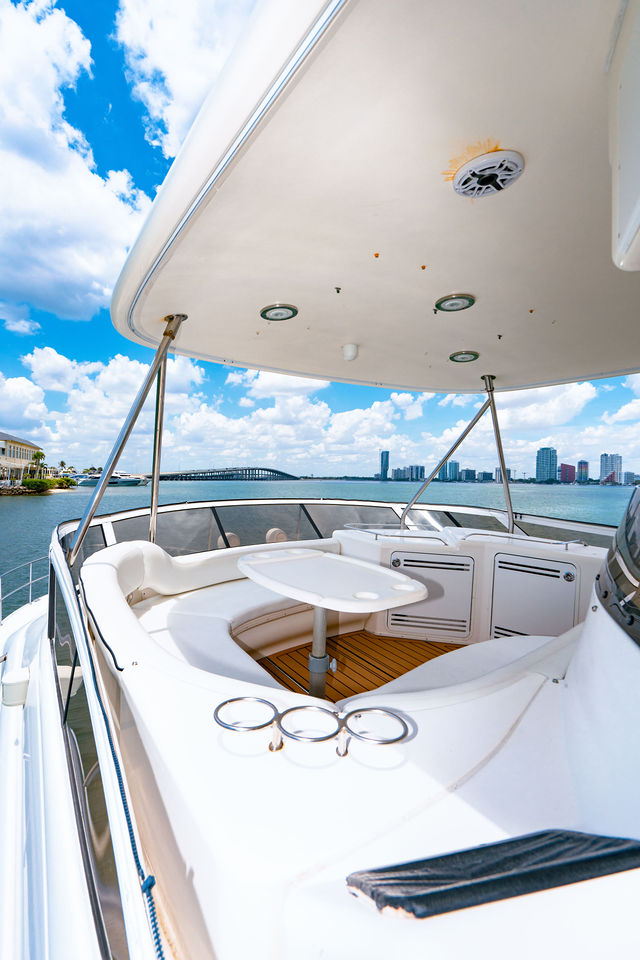 65FT Flybridge Sea Ray Yacht – “Distraction II” — photo