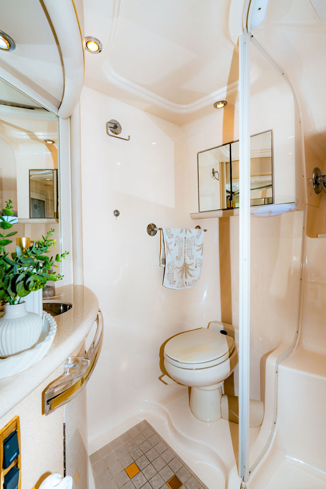 65FT Flybridge Sea Ray Yacht – “Distraction II” — photo
