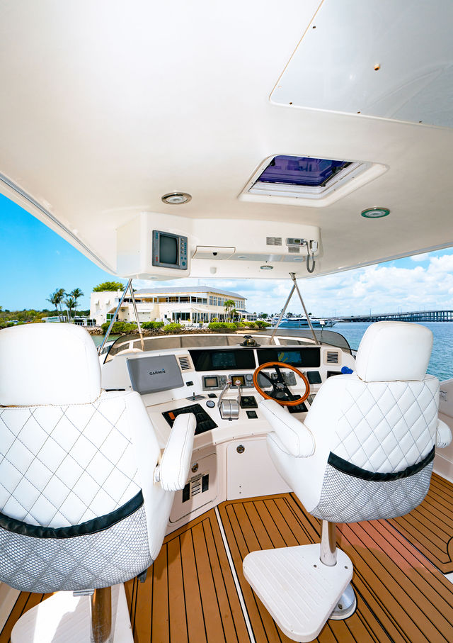 65FT Flybridge Sea Ray Yacht – “Distraction II” — photo