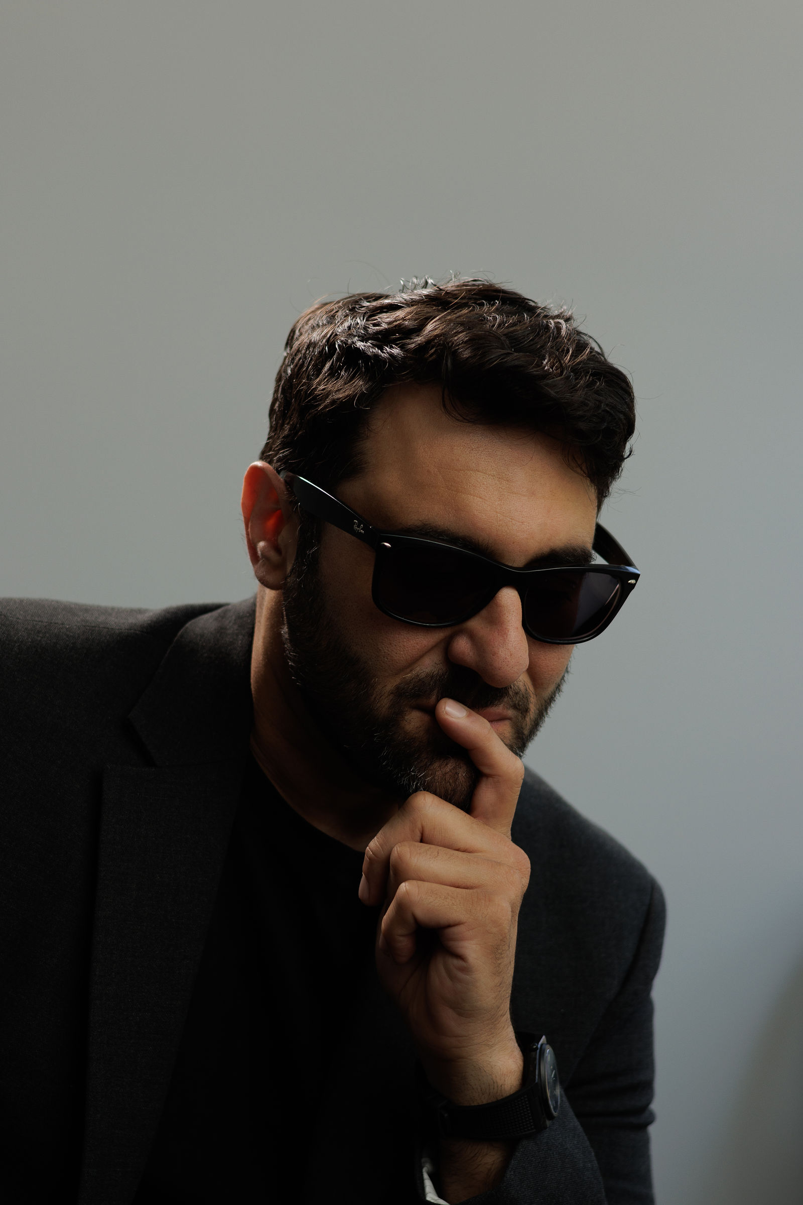 Rouzbeh Heydari directing on set