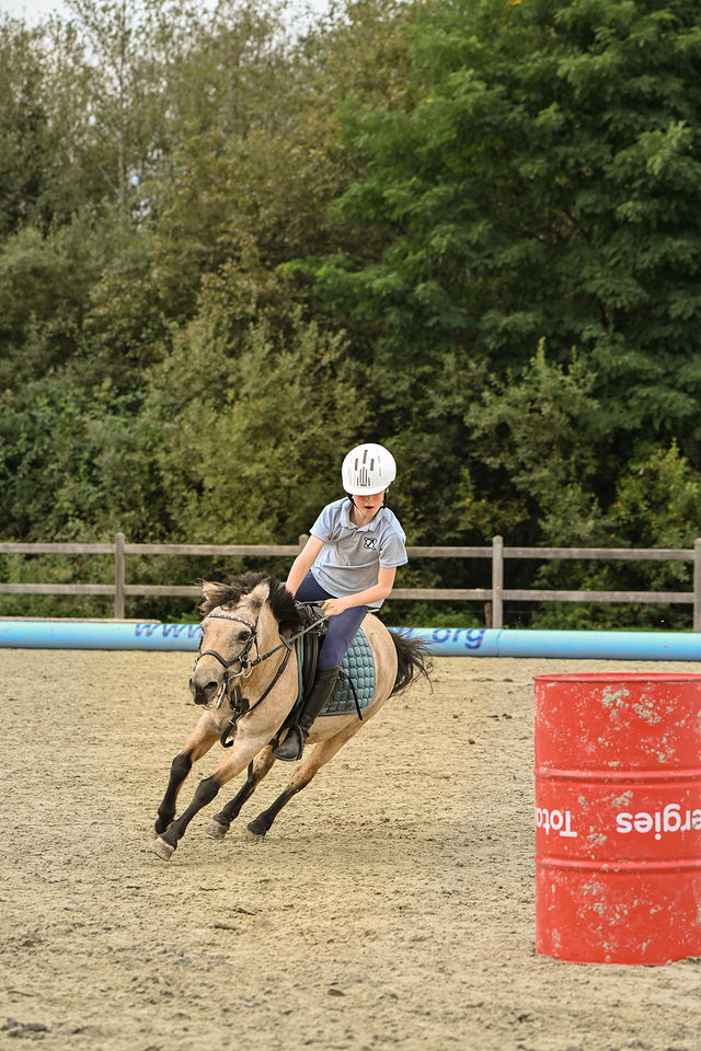 Barrelrace op de opendeurdag, foto 95