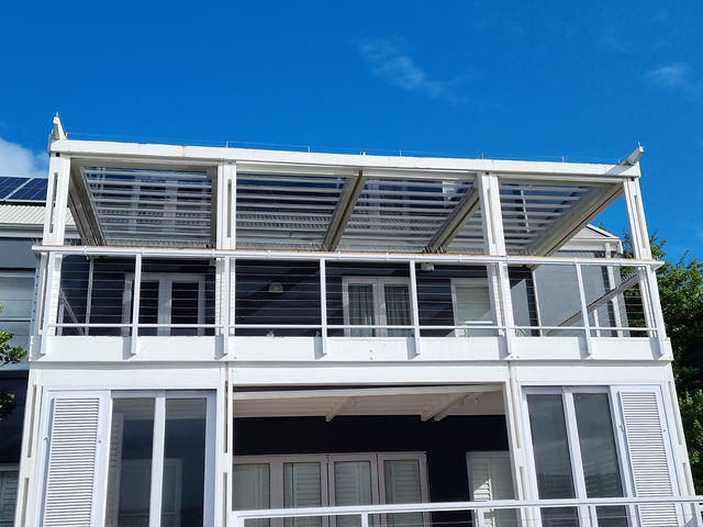 Glass & aluminium louvres — Glass louvres (17)