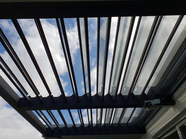 Glass & aluminium louvres — Glass louvres (34)