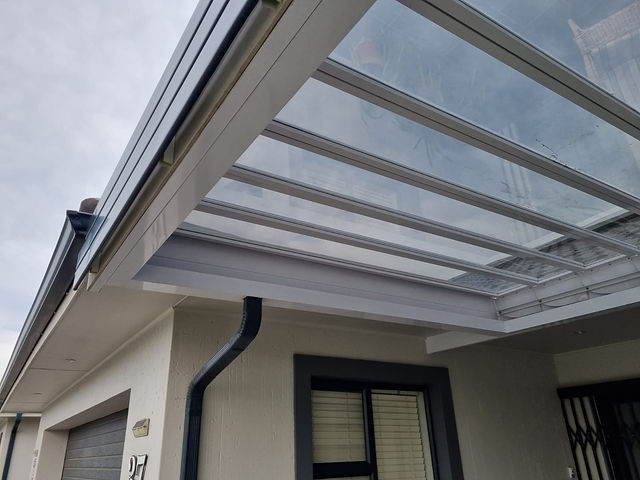Glass & aluminium louvres — Glass louvres (23)