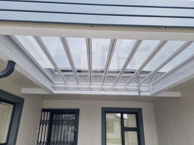 Glass & aluminium louvres — Glass louvres (2)