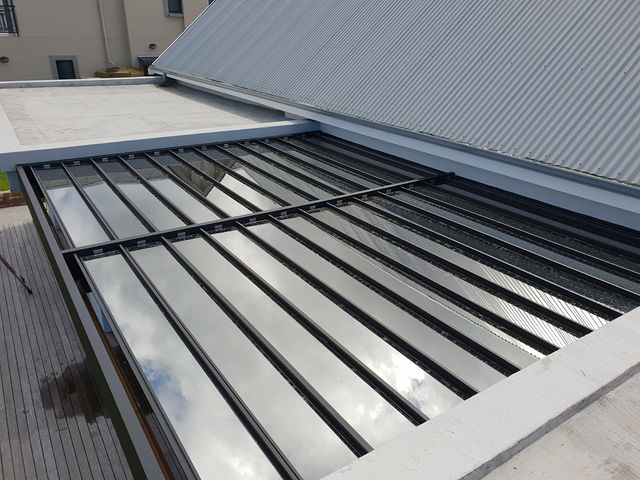 Glass & aluminium louvres — Glass louvres (16)
