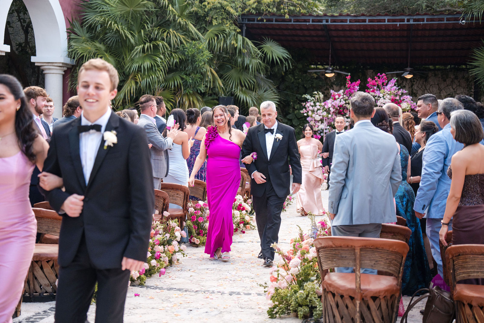 Wedding at Xcaret Park photographed by Arch Wedding Studio