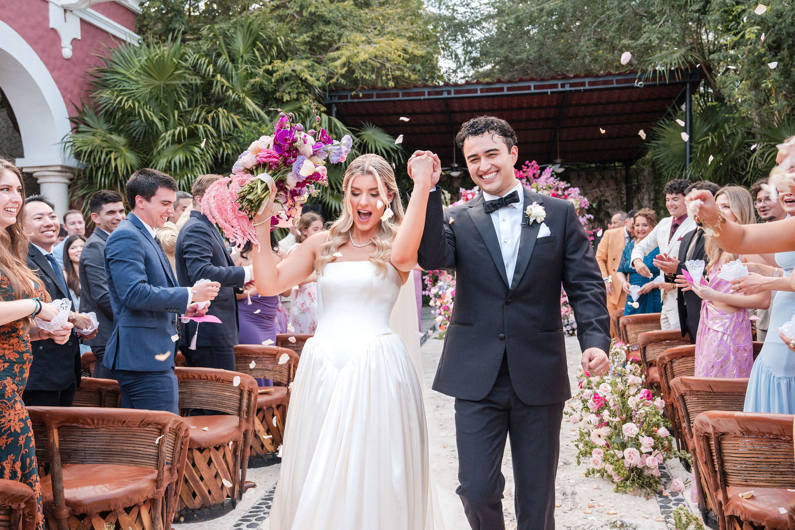 Wedding at Xcaret Park photographed by Arch Wedding Studio