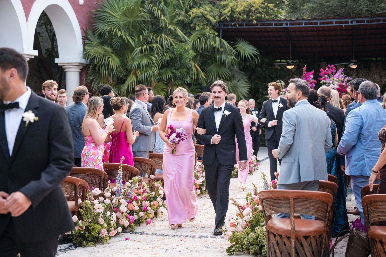 Wedding at Xcaret Park photographed by Arch Wedding Studio