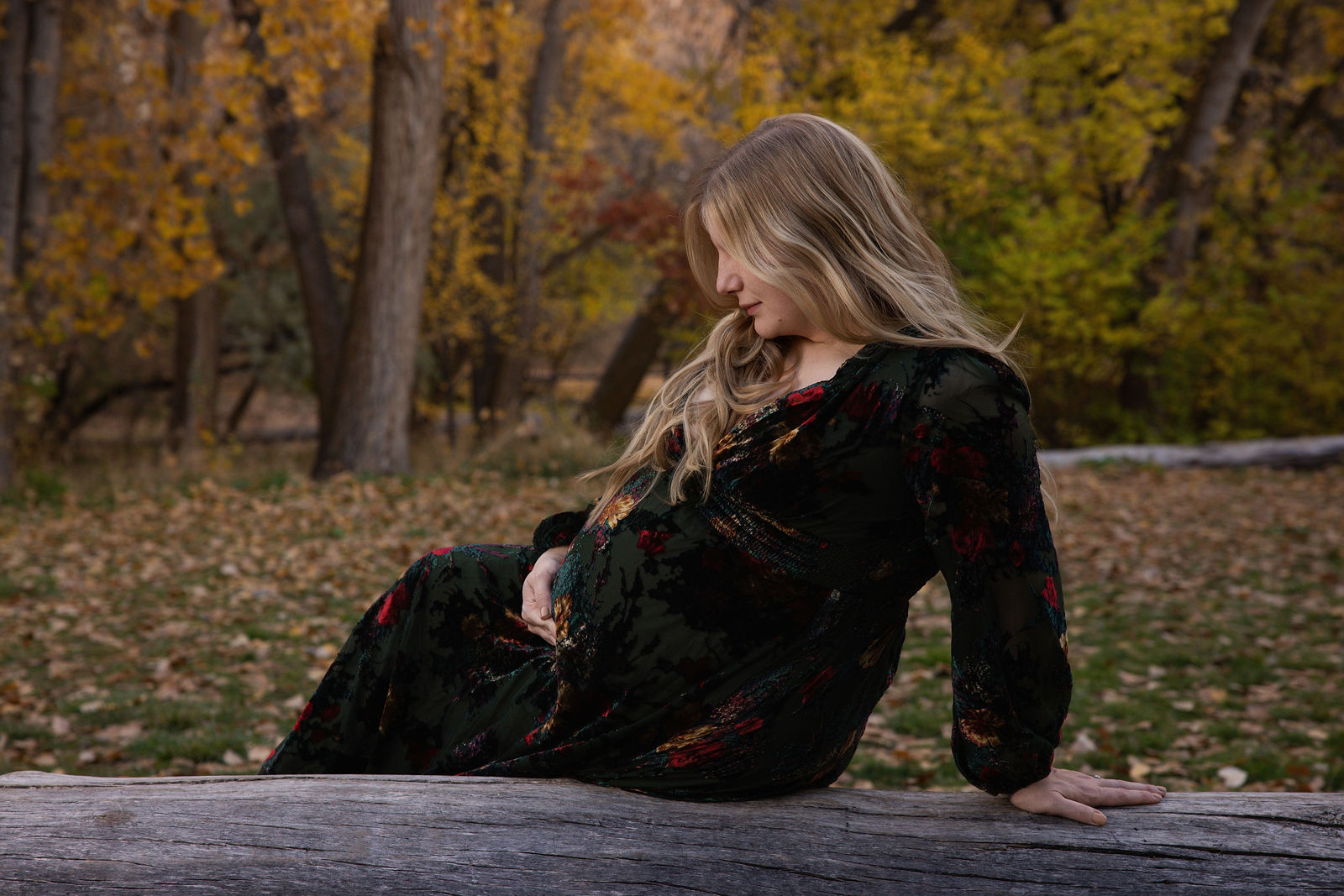 Salt Lake City maternity photos — outdoor maternity portrait