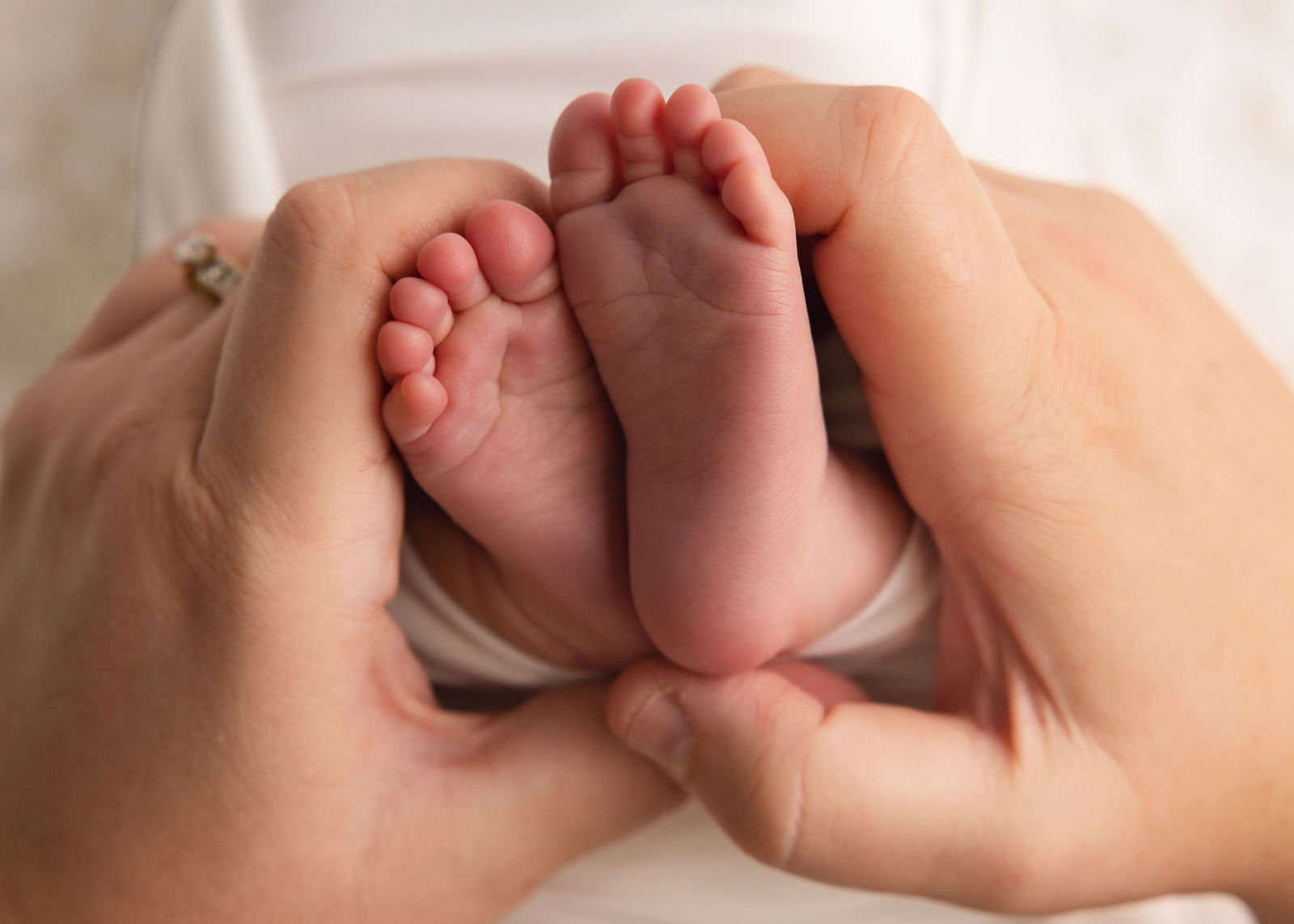 Layton Utah newborn session with parents