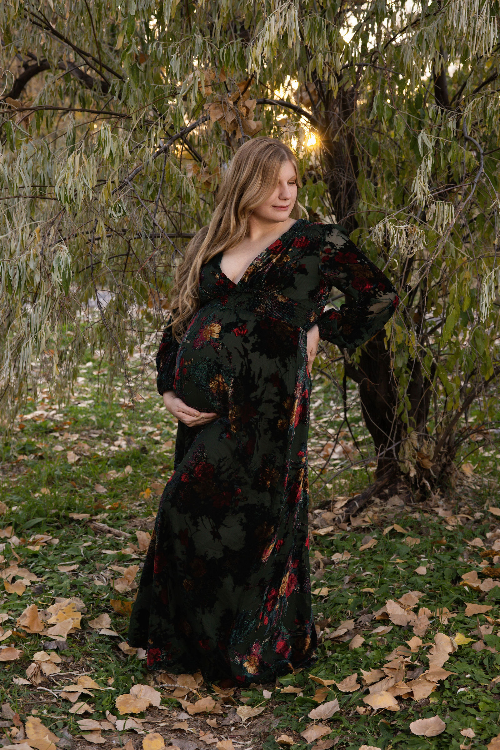 Utah studio maternity photographer soft earth tone maternity session