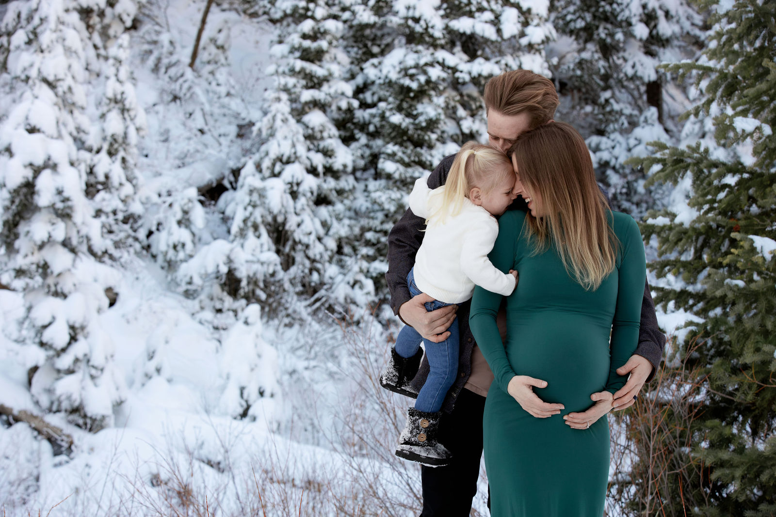Utah maternity photographer capturing motherhood connection portrait