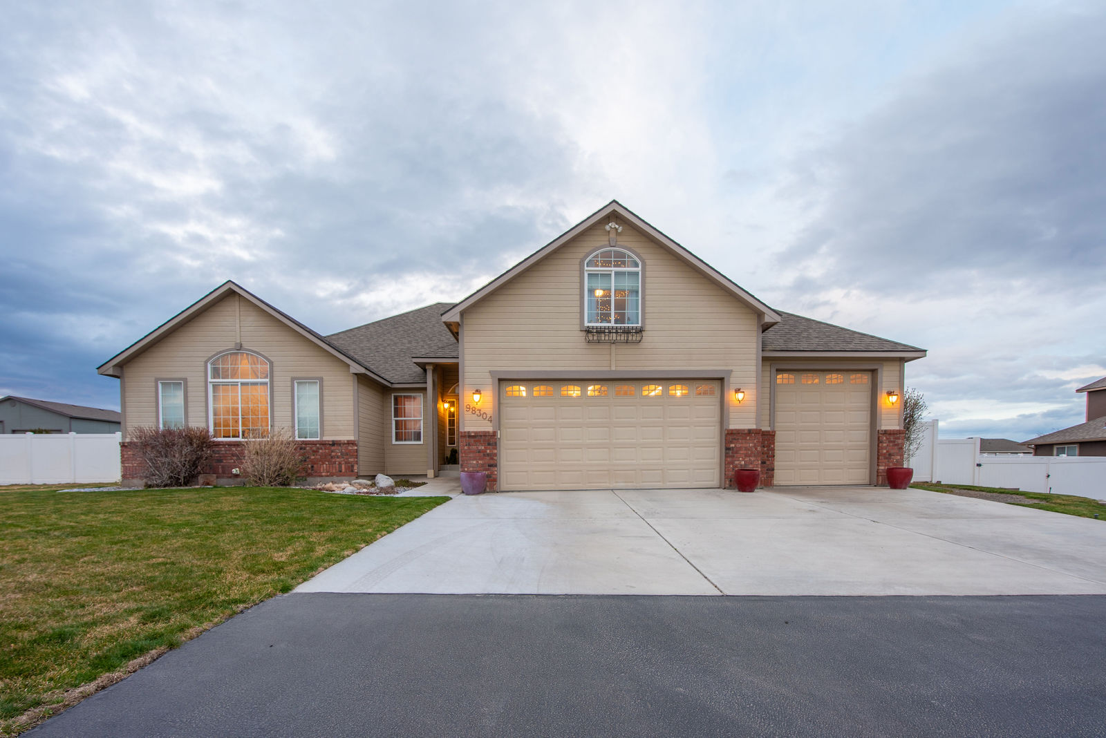 Piper Barton Realty Group Brandon Drive Home by Foto Ruby