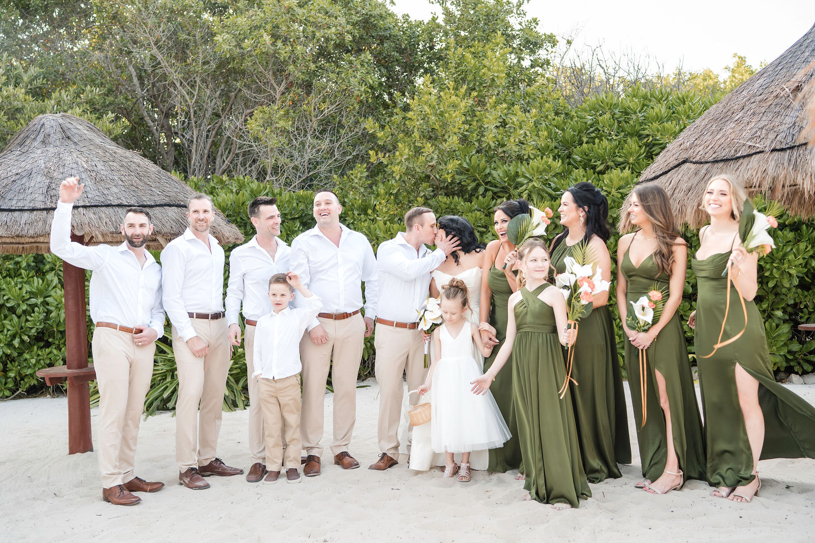 Wedding at Ocean Riviera Paradise photographed by Arch Wedding Studio