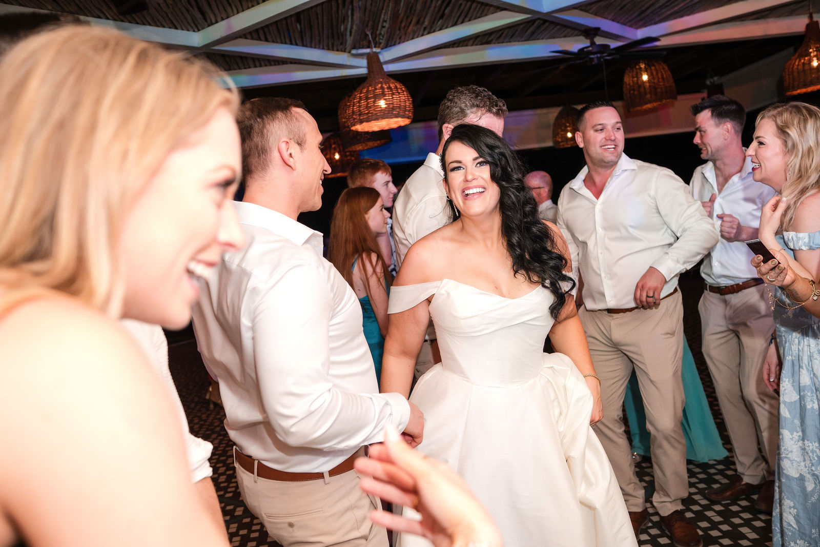 Wedding at Ocean Riviera Paradise photographed by Arch Wedding Studio