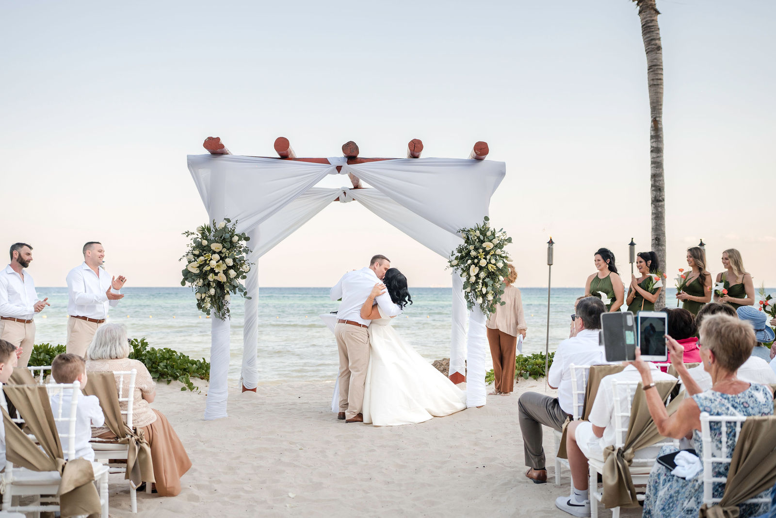 Wedding at Ocean Riviera Paradise photographed by Arch Wedding Studio