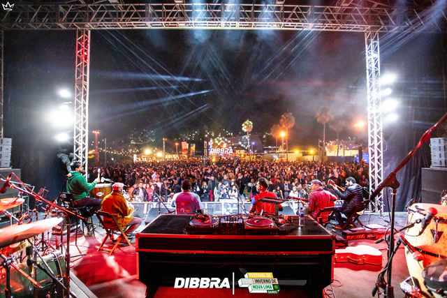 Público em edição passada do Festival de Inverno de Nova Lima na Lagoa dos Ingleses