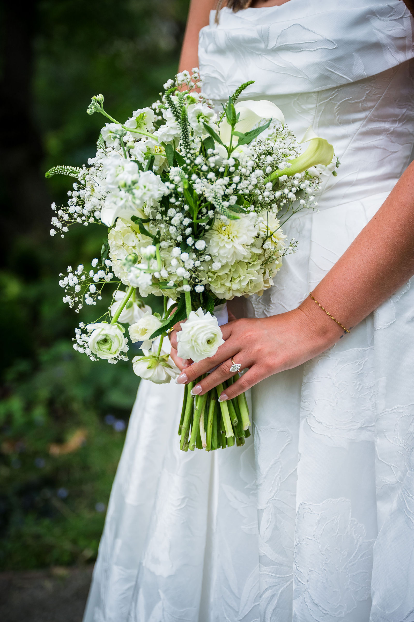 White and green bridal bouquet